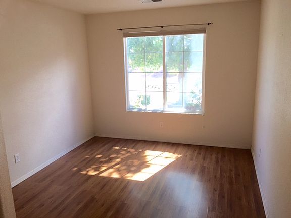 2nd image of 9928 Sunshine Mesa Dr NW