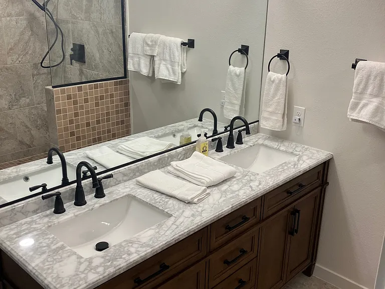 1019 E Brooklawn Dr — Photo 5