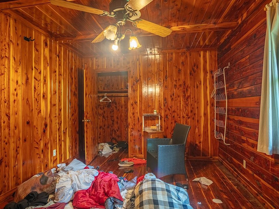 28th image of 162 Tracy Rd