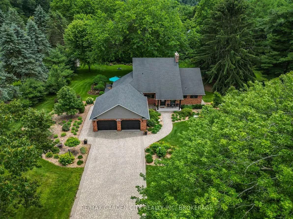 656 Memorial Dr, Pelham, ON L0S 1C0