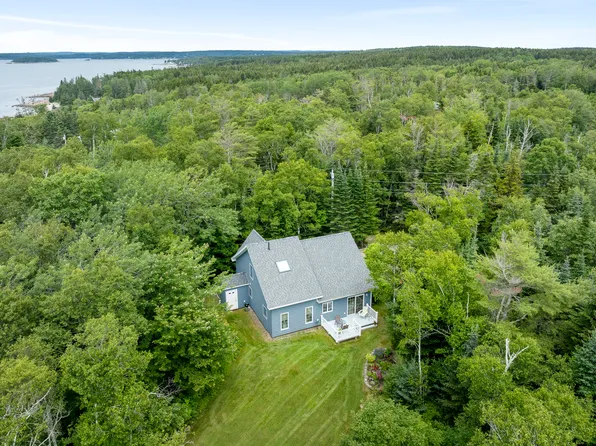 24 Anawan Lane, Bristol, ME 04539