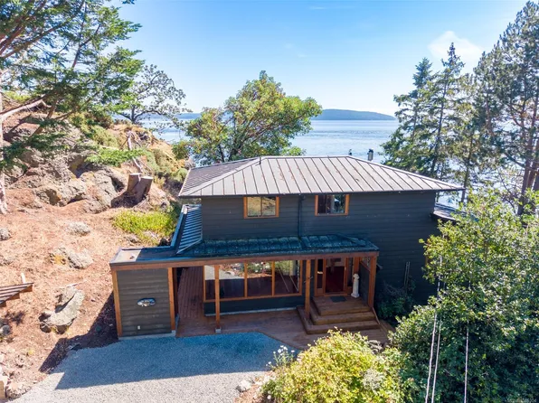 9919 Southlands Dr, Southern Gulf Islands, BC V0N 2M3