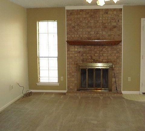 3rd image of 401 Hickory Hill Dr