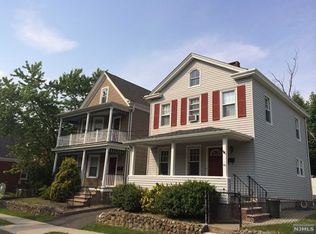40 Center St, Midland Park, NJ 07432