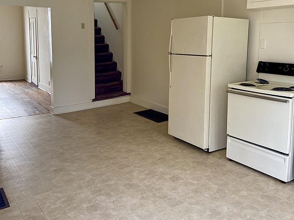 5th image of 741 S Noble St APT 2