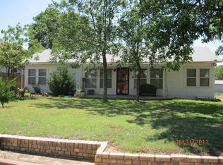 307 S Flint St, Breckenridge, TX 76424