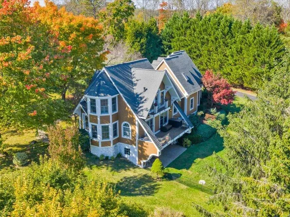 421 Anchor Dr, Moneta, VA 24121