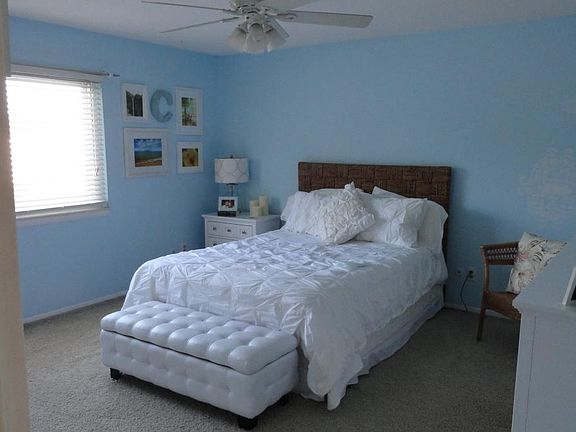 Large Bedroom 14 x 14