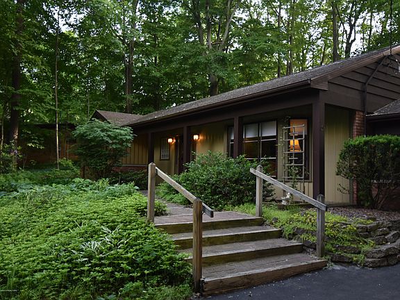 2nd image of 4449 Maumee Dr