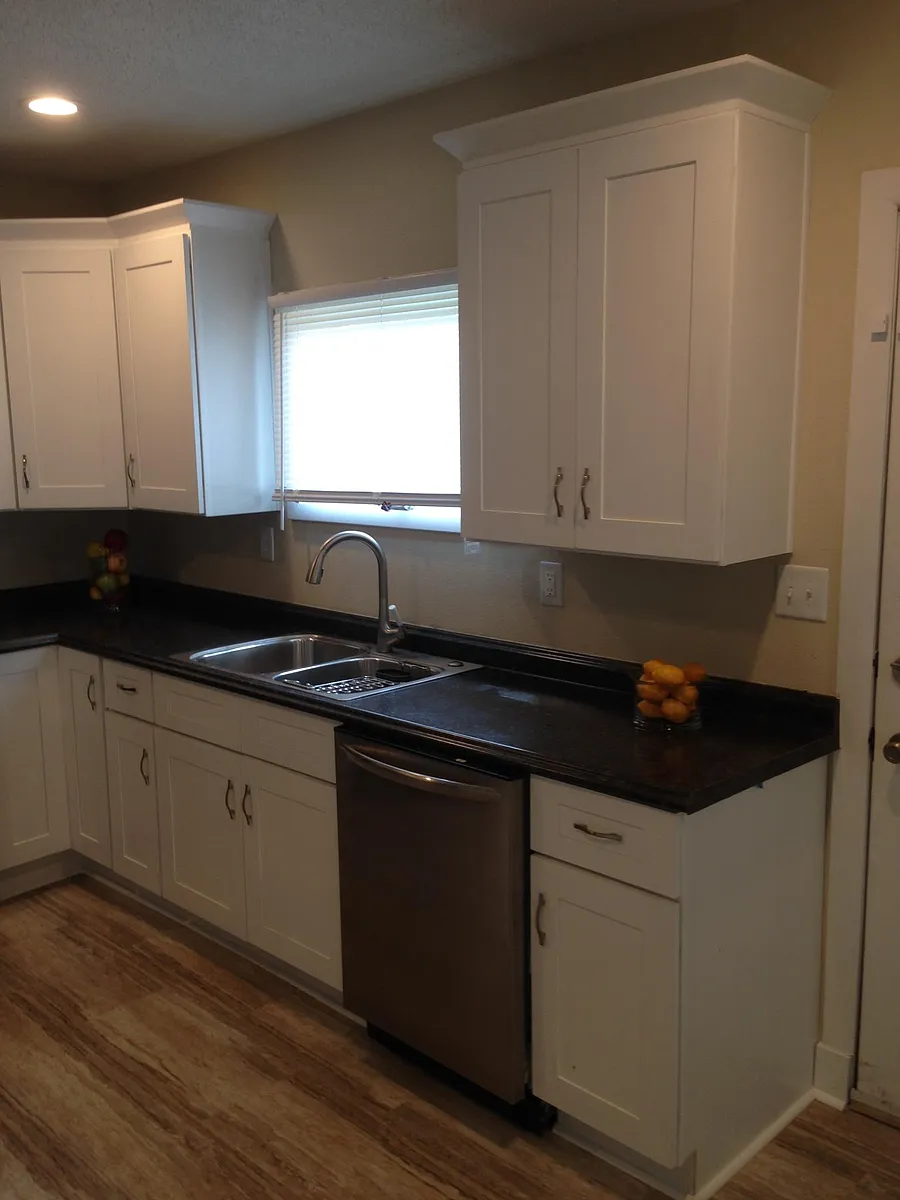 Numerous high-end kitchen cabinets. - 1613 Fletcher Ave