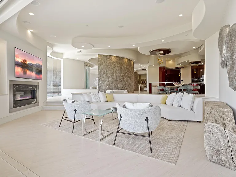 7447 Hillside Dr — Photo 13