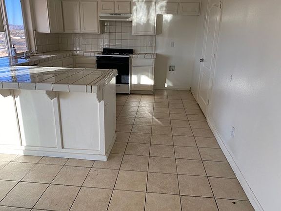 2nd image of 18616 Verano St