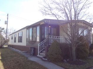 20584 Harmony Dr, Clinton Township, MI 48036