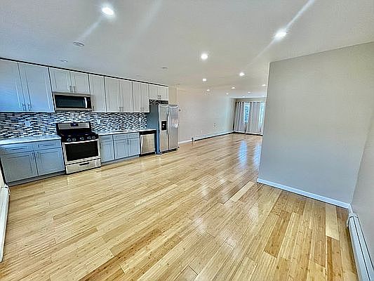 1st image of 707 E 79th St #2
