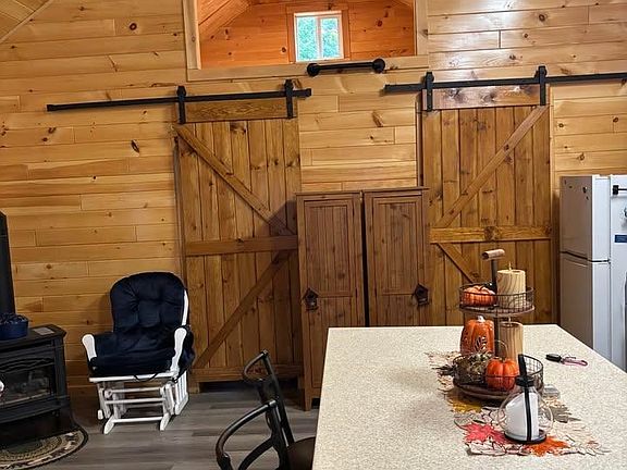 4th image of 90 Wildwood Rd