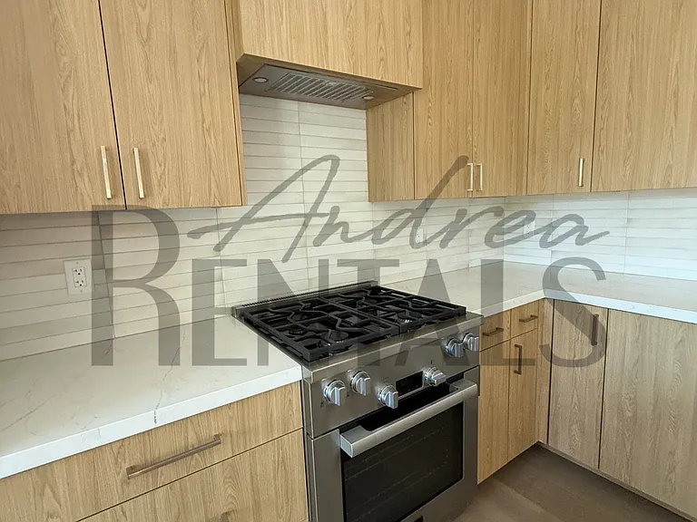 950 Hough Ave #302 — Photo 11