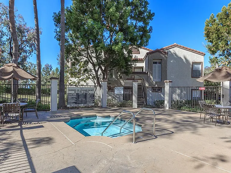 240 Avenida Vis — Photo 37