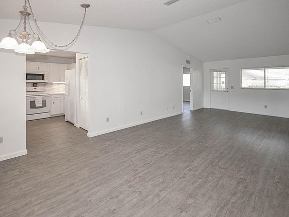 5th image of 9698 SW 94th Ave Unit A