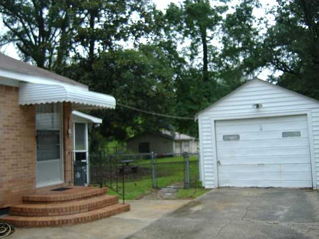 2nd image of 1224 Sumner Ave