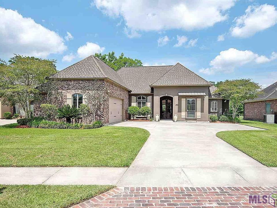 1st image of 24929 Plantation Lake Dr