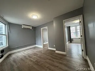 Building Photo - 145 Tulip Ave