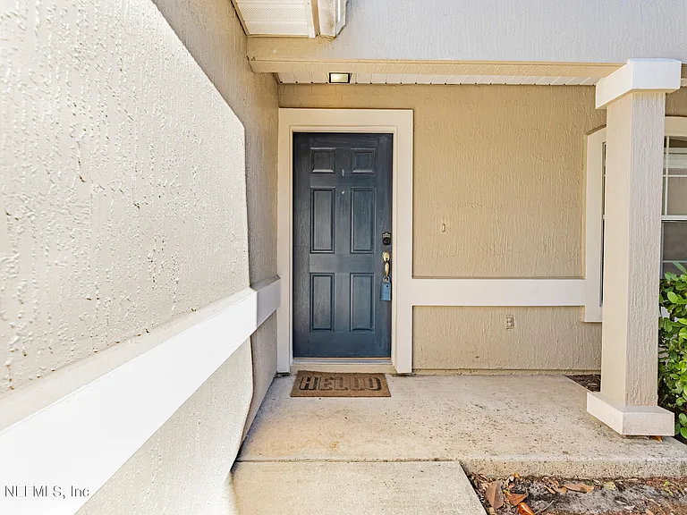 1630 Vineland Cir #B — Photo 2