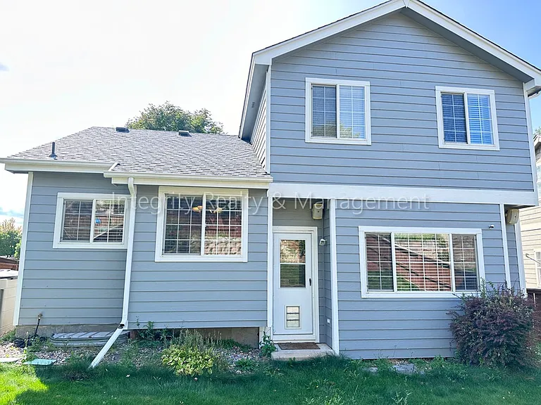 1041 Laurenwood Ln — Photo 52