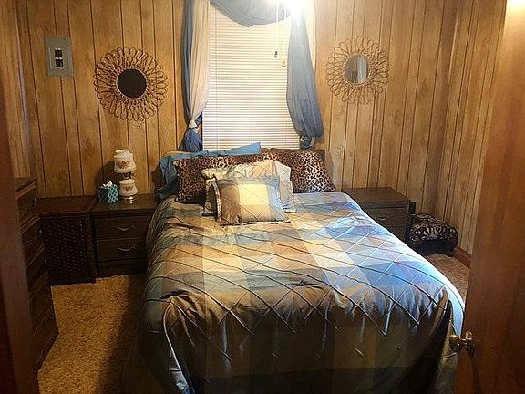 Queen size bed, circuit box