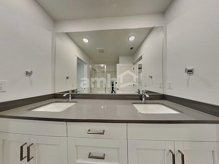 330 N Addison Way — Photo 11