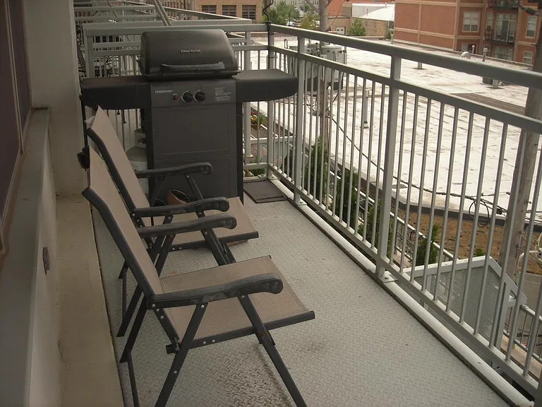 1200 W Monroe St #420 — Photo 11