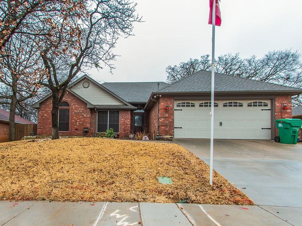 1st image of 2216 Oak Park Dr