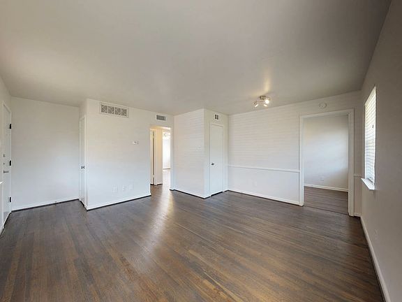 3rd image of 4512 Abbott Ave #Phaven 11