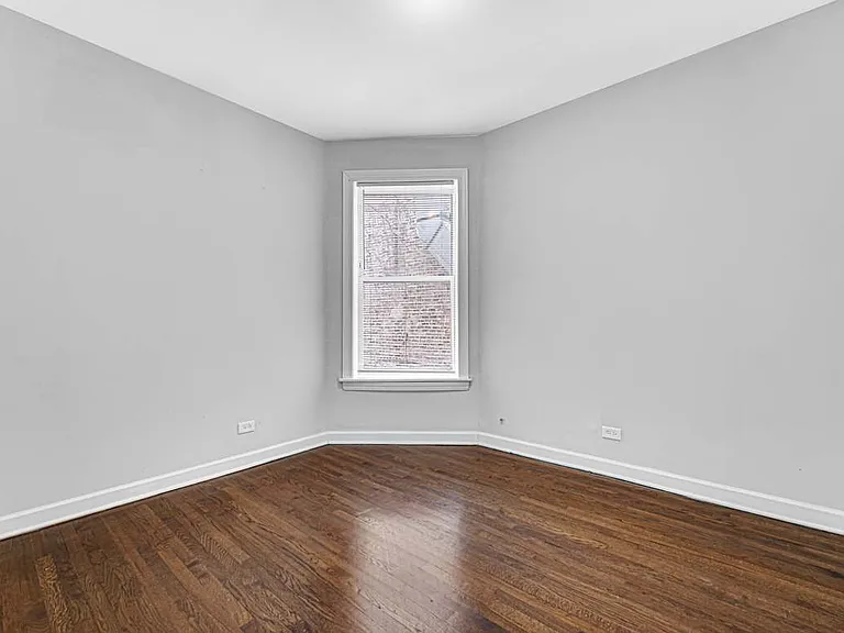 6111 S Eberhart Ave #1 — Photo 4