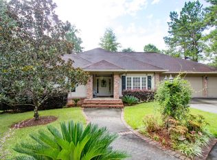 27 Classic Woods Dr, Hattiesburg, MS 39402
