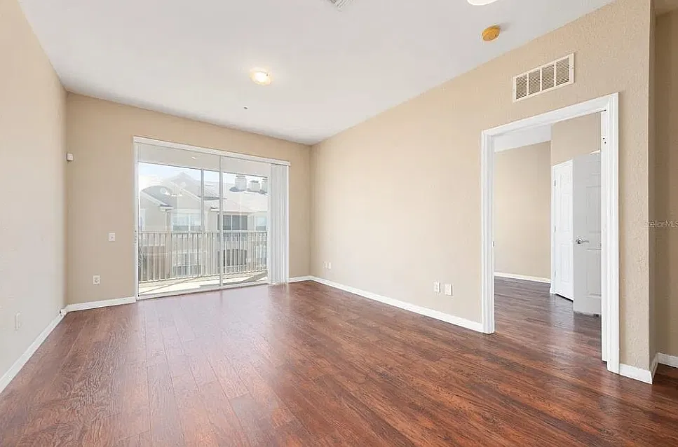 2 bed, 800 sqft, $1,573 — Photo 4
