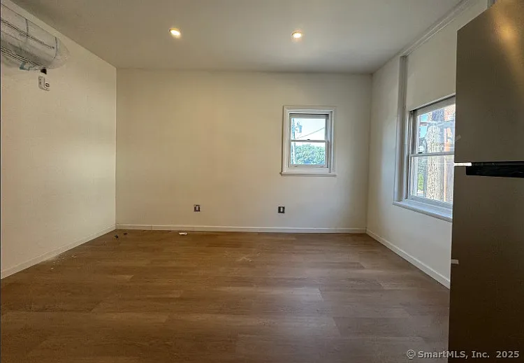 61 Field St #211 — Photo 3