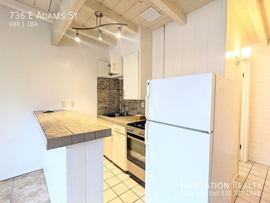 1st image of 736 E Adams St
