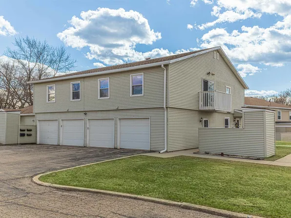 602 Kiwanis Ct, Freeport, IL 61032