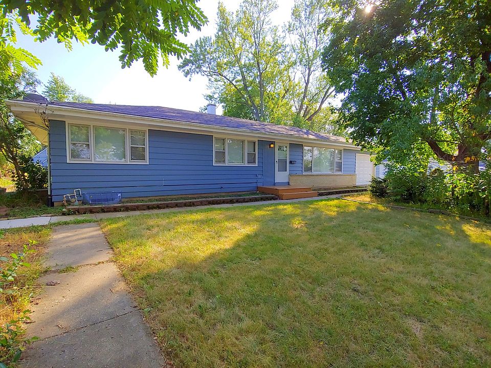 1st image of 29 E Lake Shore Dr