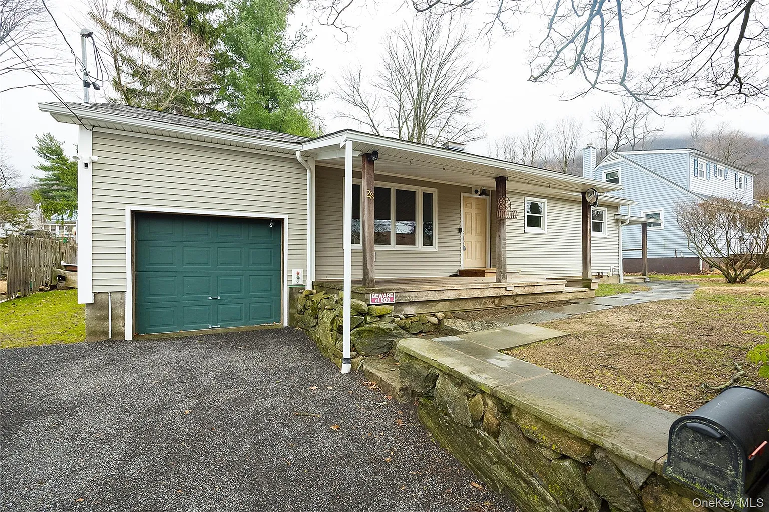 28 Howland Avenue photo 1