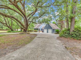 5810 Crestwood Dr, Myrtle Beach, SC 29588