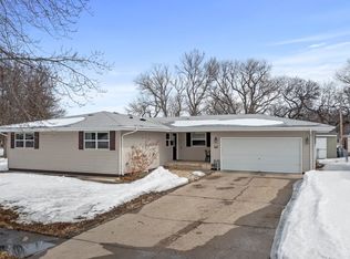 416 11th St NW, Minot, ND 58703