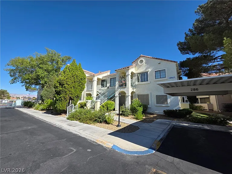 4865 S Torrey Pines Dr #106 — Photo 8
