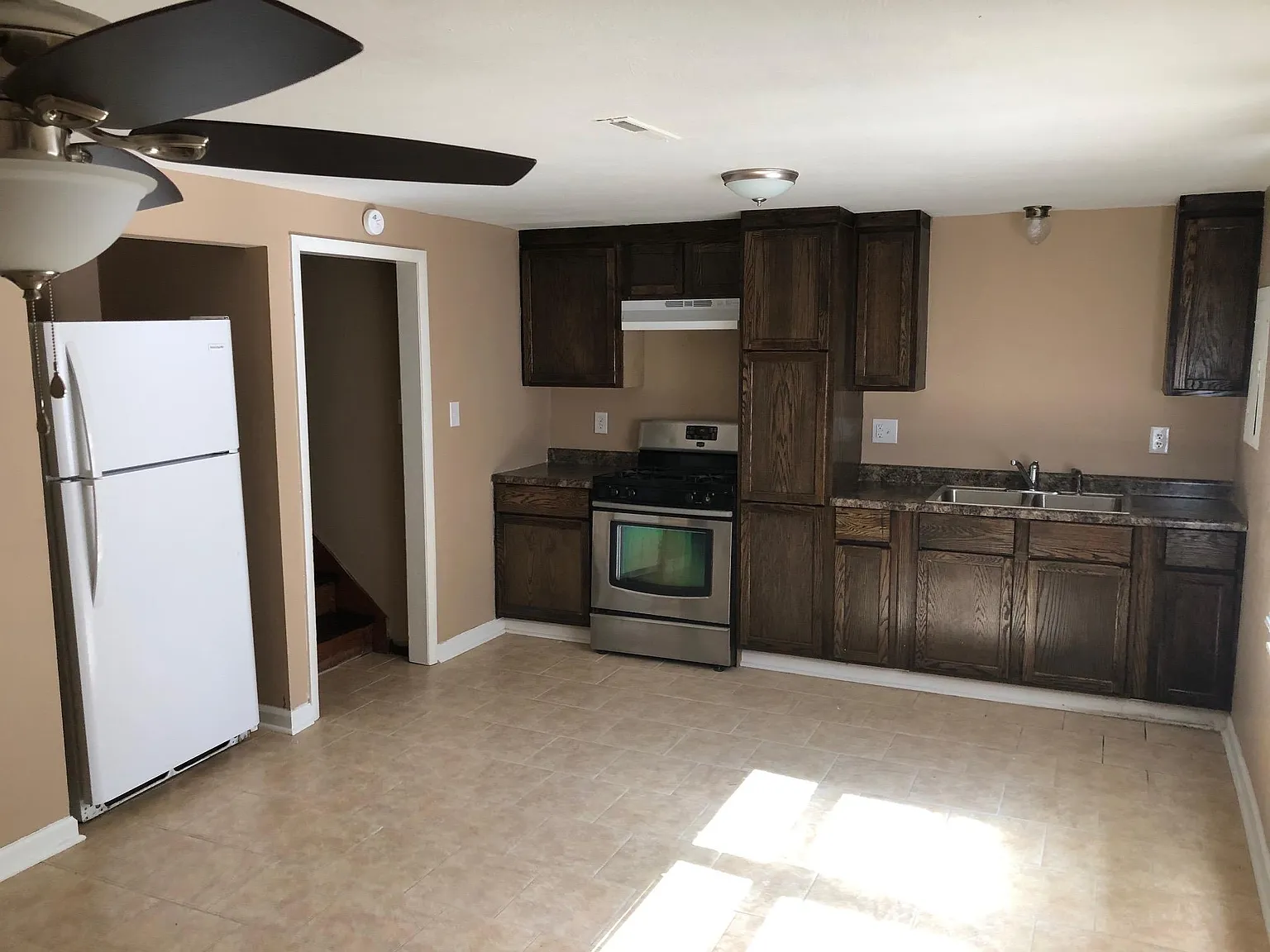 2 bed, 900 sqft, $1,000 — Photo 4
