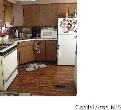 3rd image of 6123 Oliver St