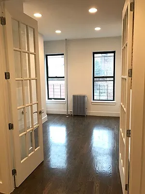 Rented by City Prime Commercial Realty  | media 19