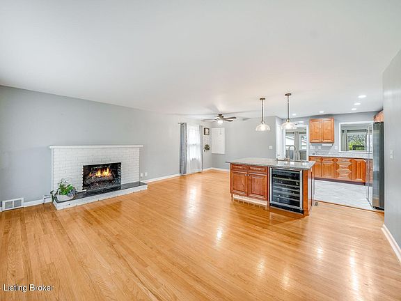 4th image of 2802 Dell Brooke Ave