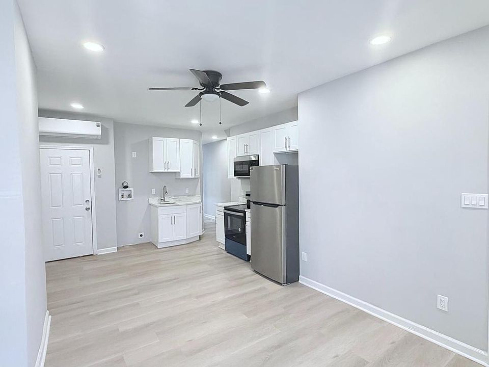 1st image of 3323 N 22nd St