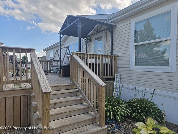 5th image of 926 Sorrel Ln