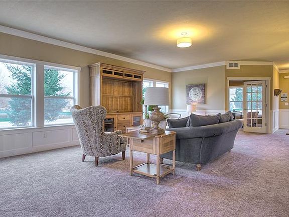 5th image of 9371 Neumann Cres
